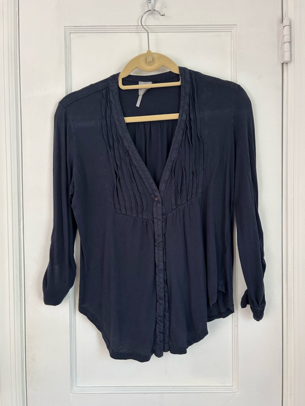 bobi Navy V-Neck Button-Front Pleated Shirt Size Medium
